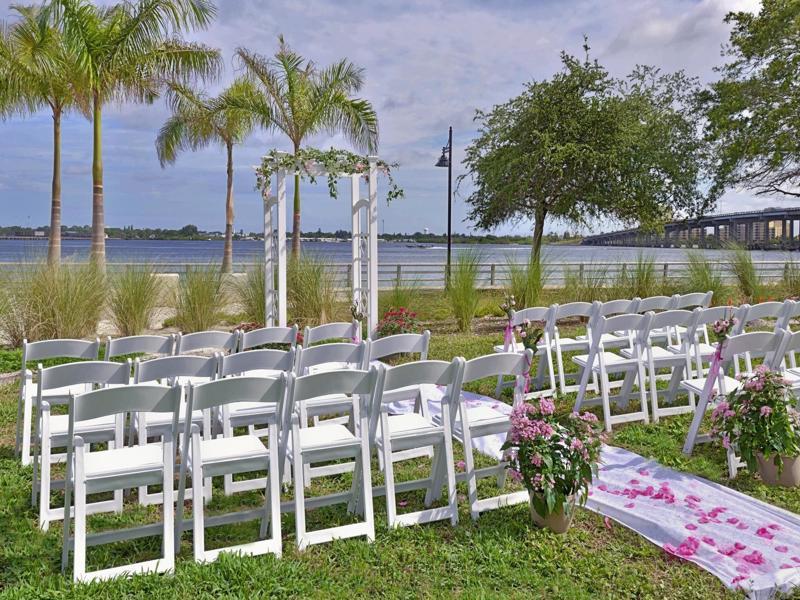 Courtyard By Marriott Bradenton Sarasota/Riverfront Exterior foto